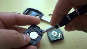 How to change battery in honda key fob